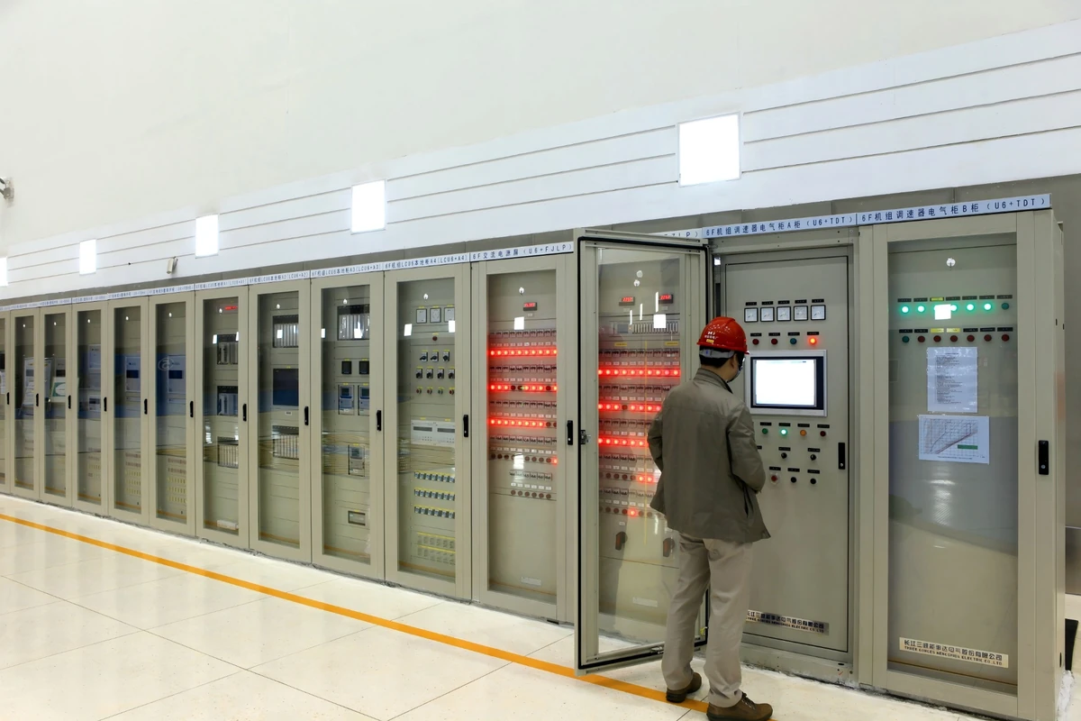 Retrofit and modernization control cabinet installation for NSD Electric upgrade and replacement solutions

