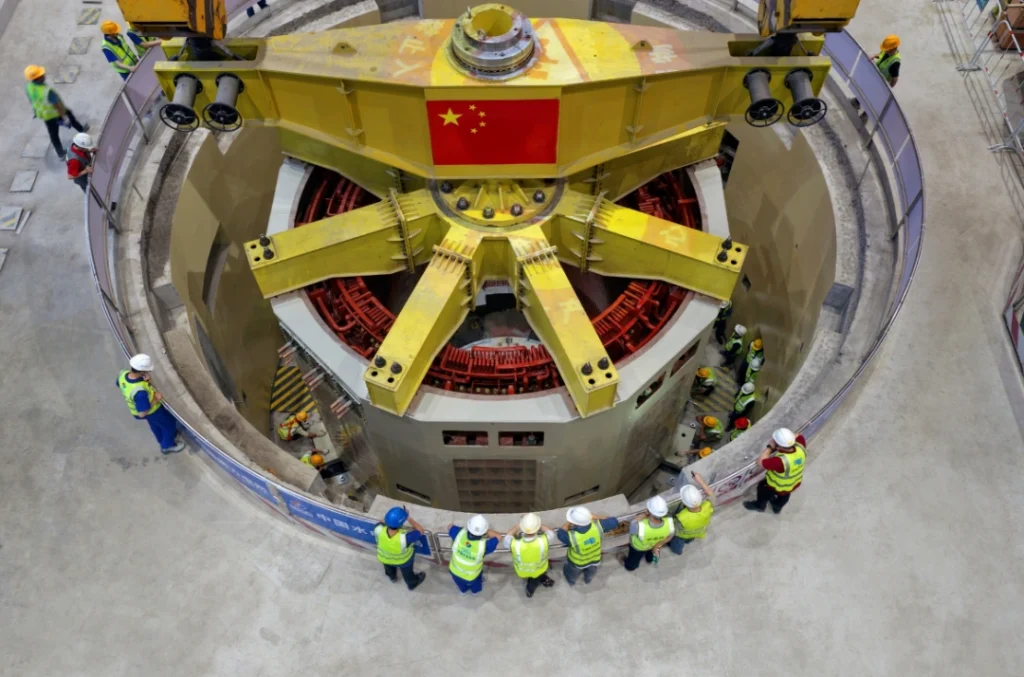 Top view of the stator installation for China’s first domestically developed 300 MW variable-speed pumped storage unit at Langjiang Pumped Storage Power Station.